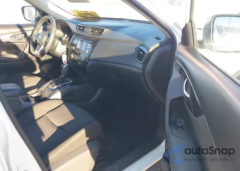 2017 Nissan Rogue S z USA, uszkodzony, nr VIN KNMAT2MV6HP613062